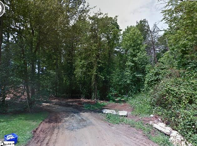 2nd image of 7 Larry Ct