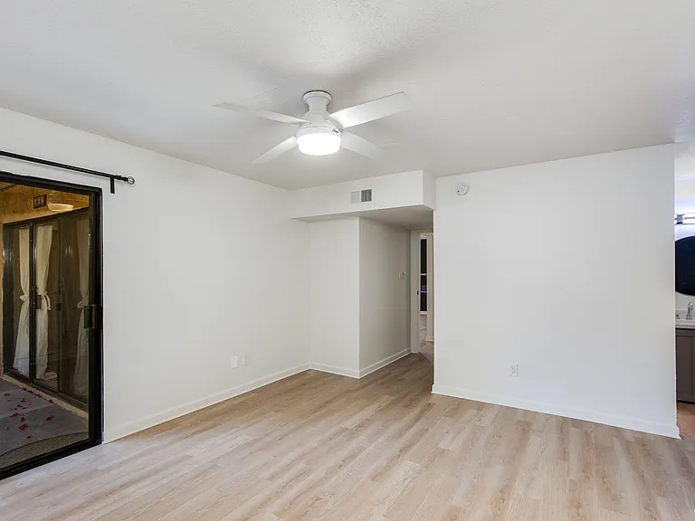 4950 N Miller Rd #116 — Photo 24