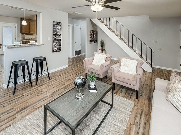 4th image of 3939 Thornhill Dr