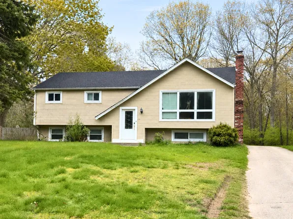 30 Fresh Pond Circle, Plymouth, MA 02360