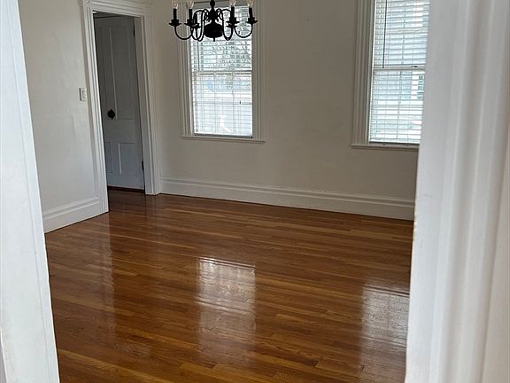 2nd image of 25 Franklin St #25