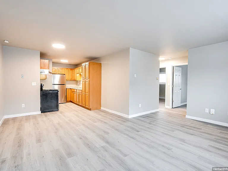 560 W Linwood Ave — Photo 20