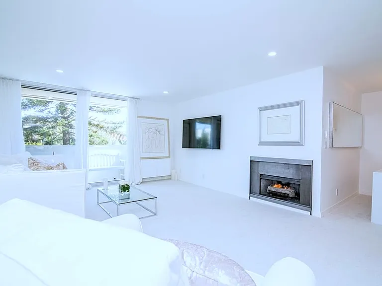 11645 Montana Ave — Photo 7