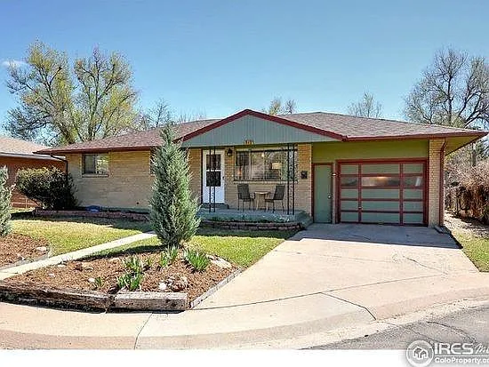 517 Deines Ct — Photo 1