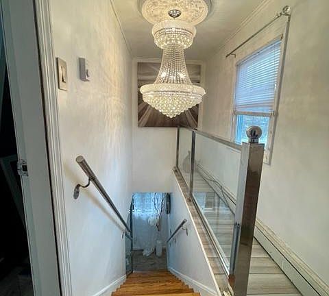 3rd image of 38 Ivy Pl Floor 2