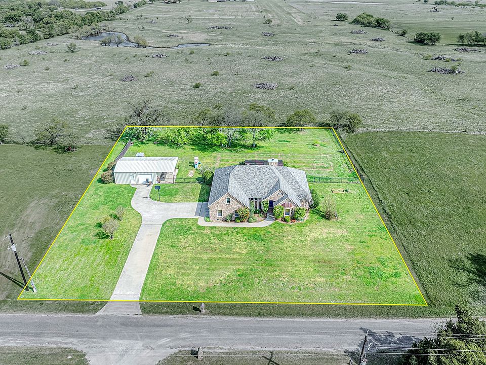 1st image of 2472 Gibbons Rd
