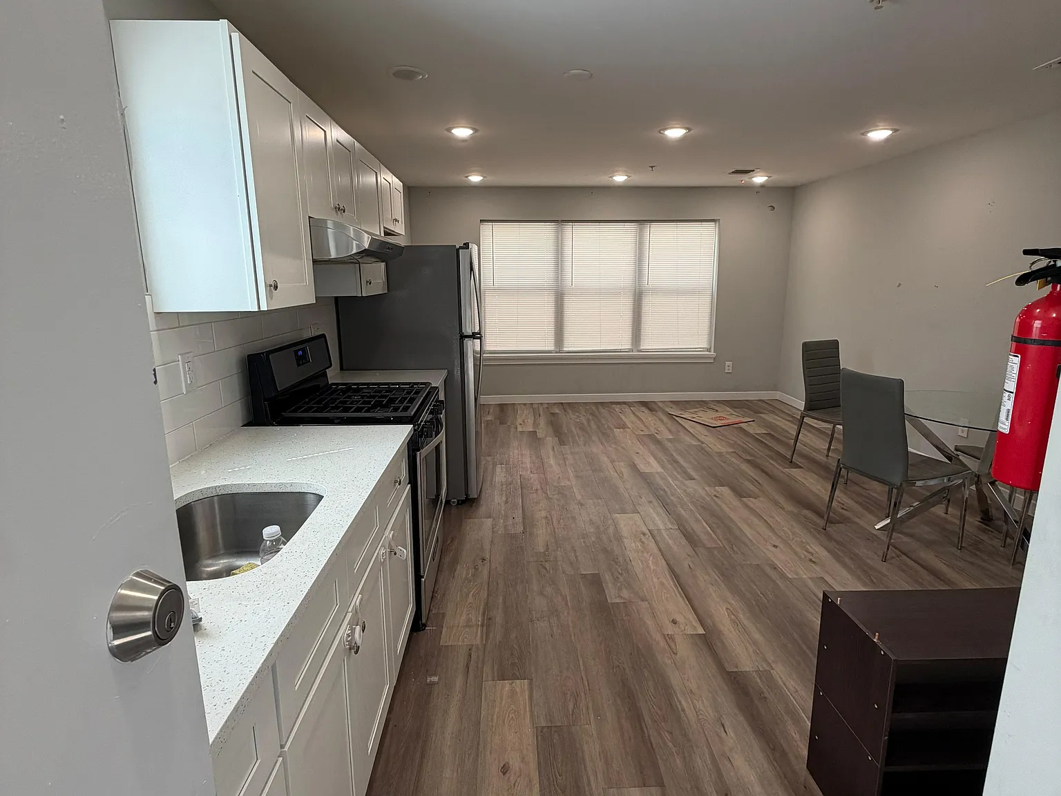 2 bed, $2,045 — Photo 3