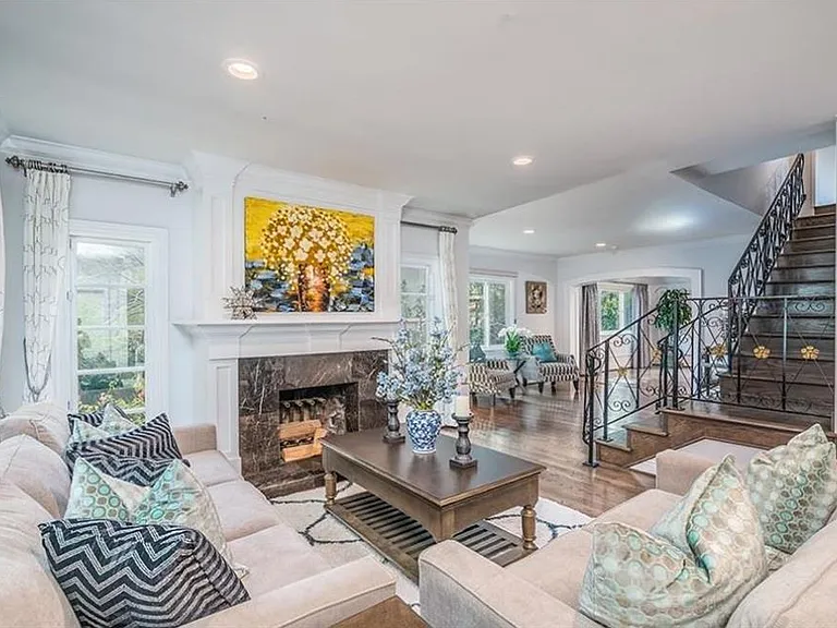 555 Sierra Madre Blvd — Photo 17