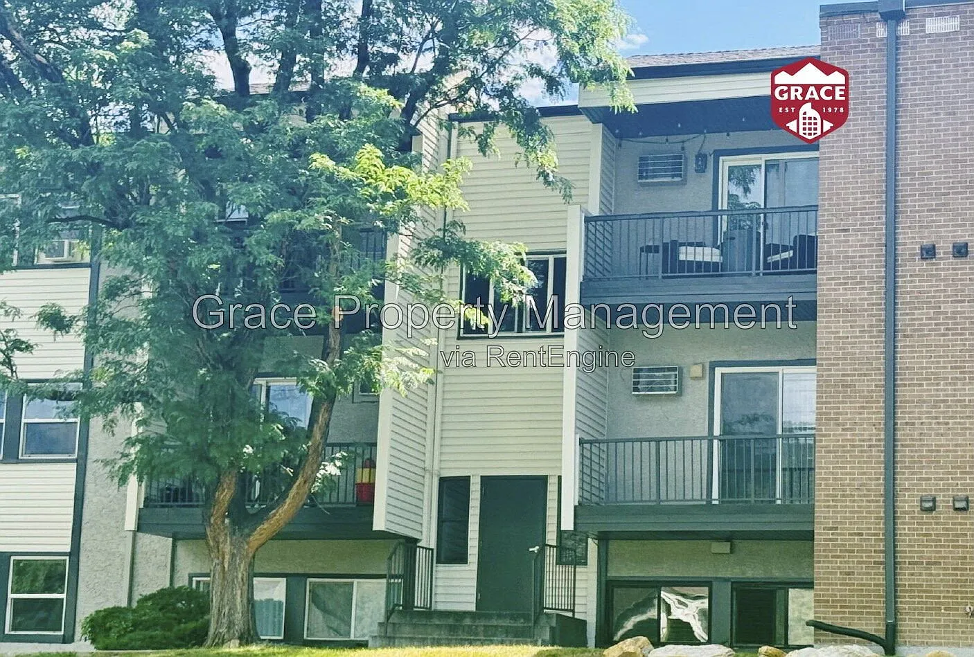 3 bed, 2.0 bath, 1050 sqft, $1,920 — Photo 1