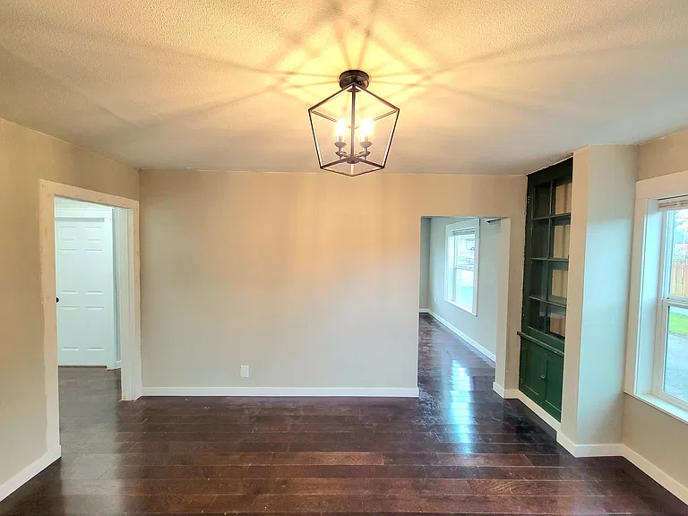 718 Perry Ave — Photo 7