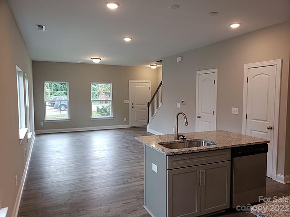5th image of 313 N Academy St