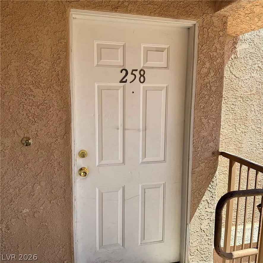 2 bed, 2.0 bath, 928 sqft, $1,200 — Photo 3
