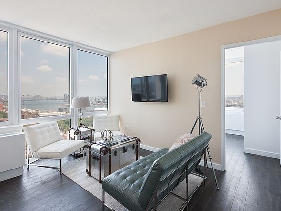 3rd image of 309 Gold St APT 28E
