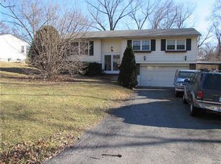 114 Arnold Pl, Saint Charles, MO 63303