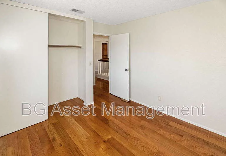 2726 Garrity Ct — Photo 29