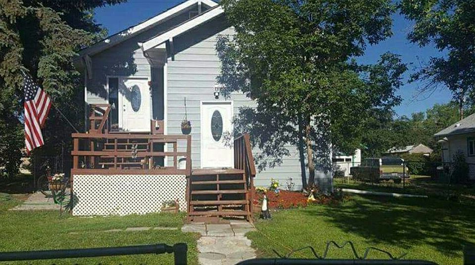 1st image of 211 9th Ave N