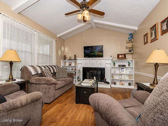 3rd image of 1505 Fisher Ln