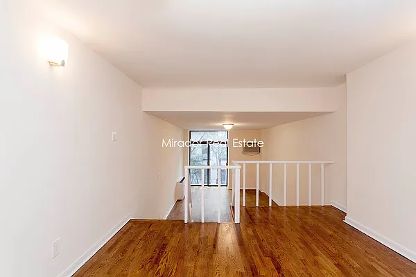 Rented by Mirador Real Estate | media 10