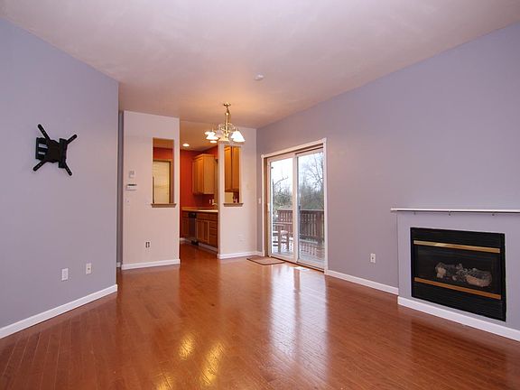 3rd image of 25123 Roberts Dr Unit 202