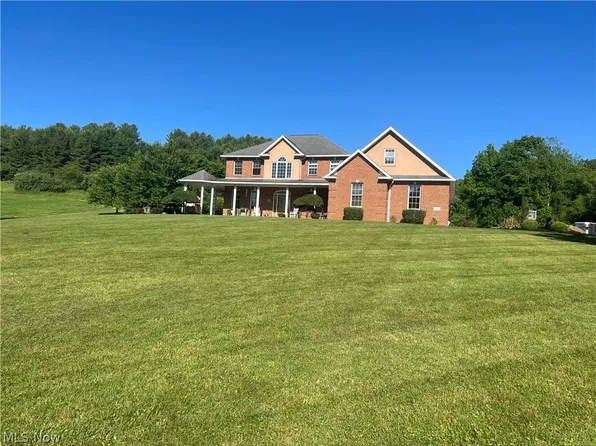 4182 Roemer Dr NE, Dover, OH 44622