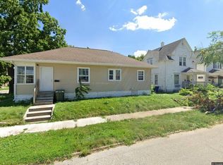 740 Grant Ave, Waterloo, IA 50702