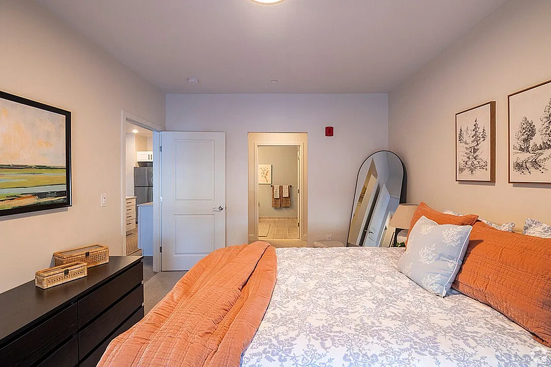 Taylor Pointe Residences — Photo 4