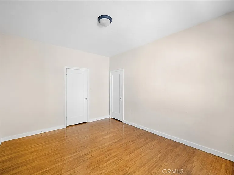 216-218 E Windsor Rd #3 — Photo 19