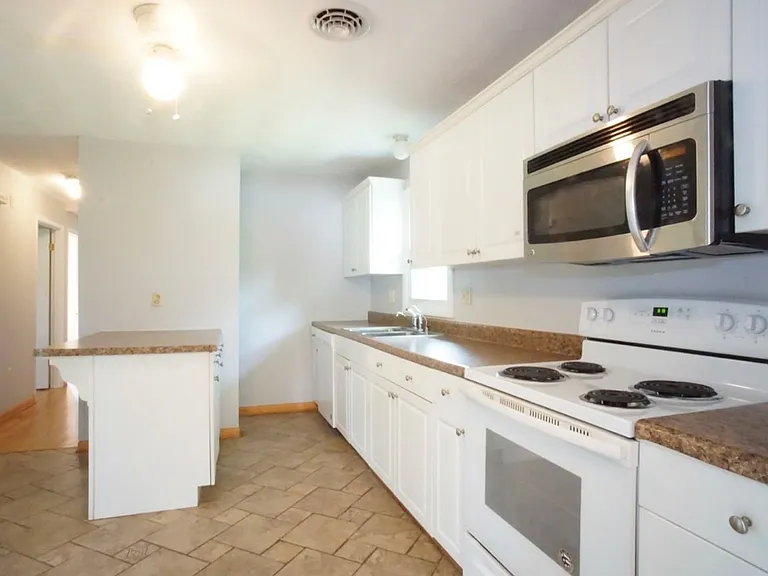 1105 Robin Rd — Photo 5