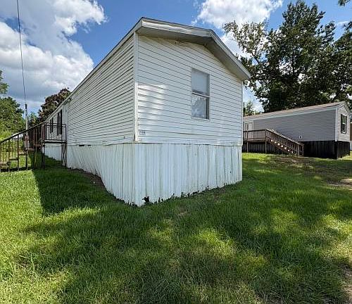 4th image of 139 English Ln
