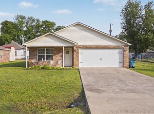 205 1st St SE, Inola, OK 74036