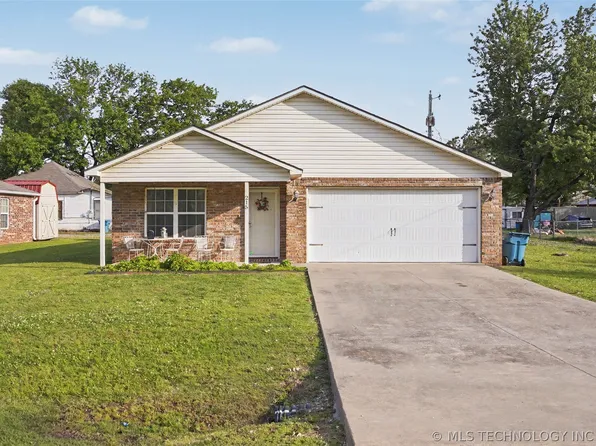 205 1st St SE, Inola, OK 74036