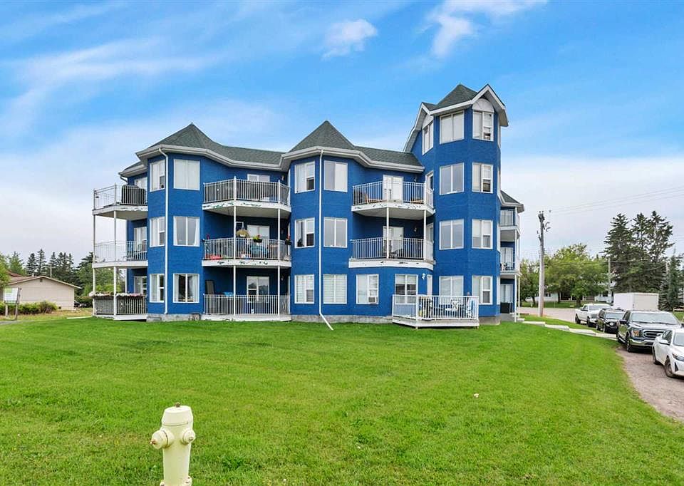1st image of 5135 SW Lakeshore Dr #312