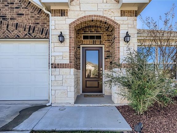 2nd image of 601 Linares Ln