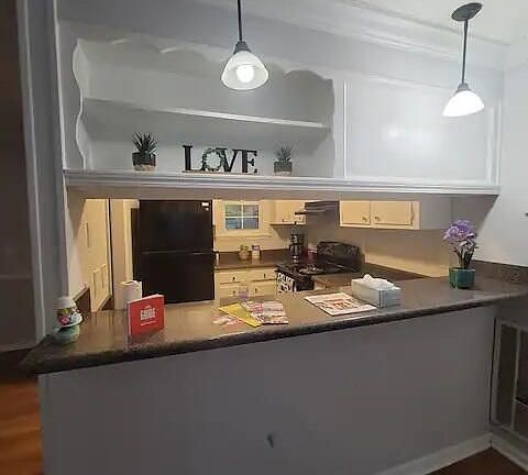 3rd image of 501 W Buena Vista Ave