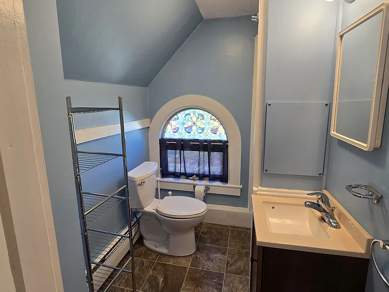 257 Roxbury St #3 — Photo 11