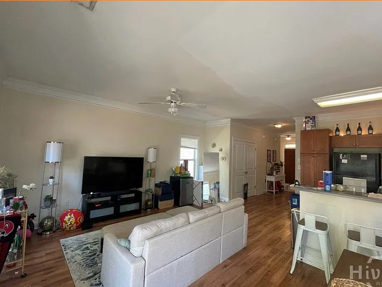 100 Davis St #11 — Photo 2