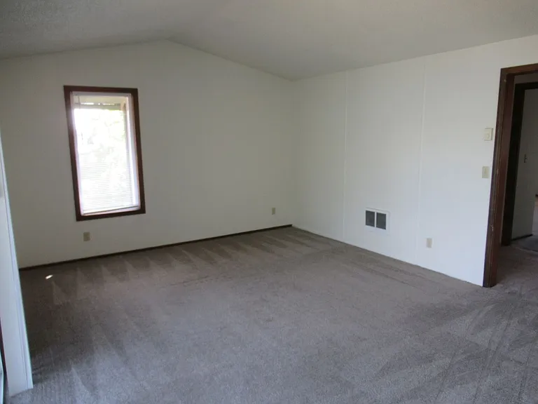 Two Bedroom Apt. w/ Washer and Dryer — Photo 14