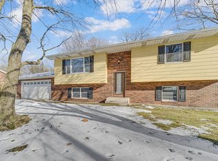 9605 Middlesex Rd, Demotte, IN 46310