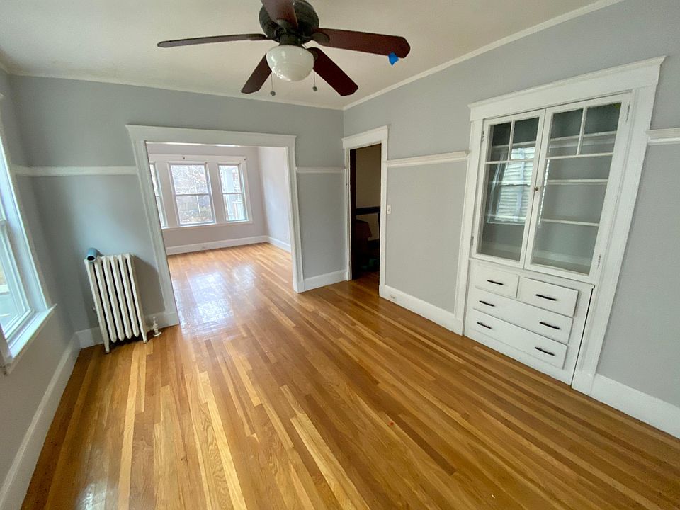 2nd image of 21 Argyle St #1
