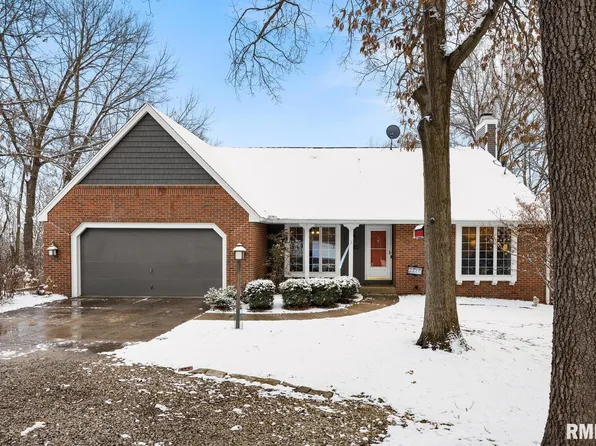 20607 N Fawn Ct, Chillicothe, IL 61523