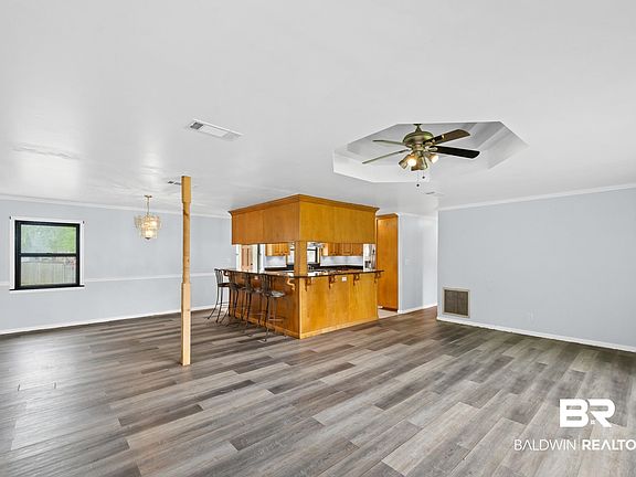 3rd image of 12606 Illinois St
