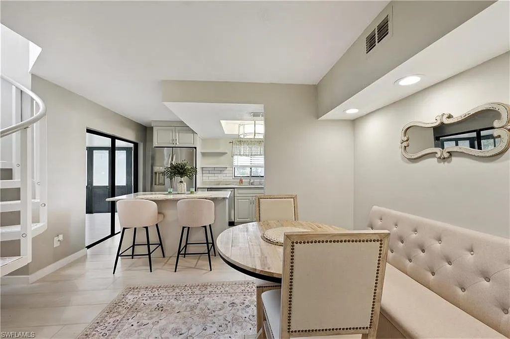 2 bed, 2.5 bath, 1060 sqft, $1,975 — Photo 3