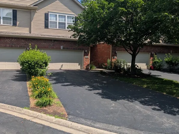 440 N River Rd, Naperville, IL 60540