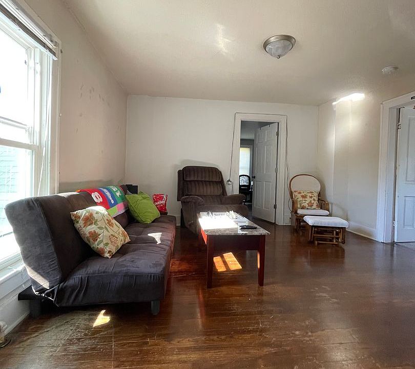 1st image of 405 W Ave N #405