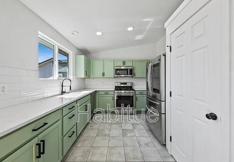 2041 E Oakridge Ct — Photo 11