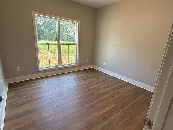 2nd image of 168 Steele Rd