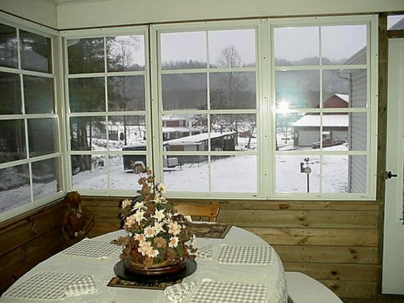 Porch w/vinyl windows