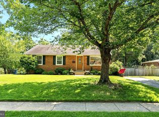 4107 Conrad Rd, Alexandria, VA 22312