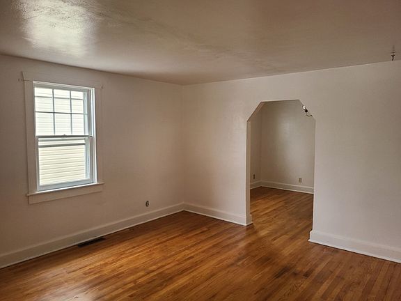 5th image of 2602 Ballentine Blvd