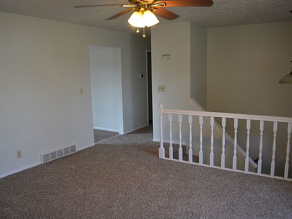 5th image of 153 Oakmont Dr